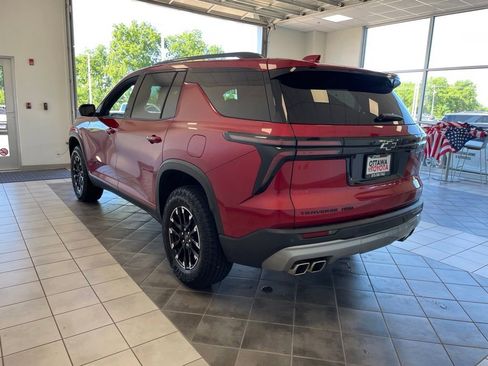Used 2025 Chevrolet Traverse Z71 w/ Driver Confidence Package AWD/4WD image 8