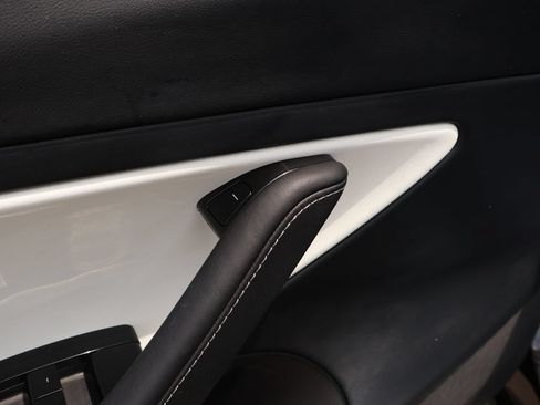 Used 2020 Tesla Model 3 Long Range AWD/4WD image 17