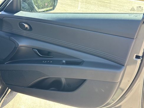 Used 2025 Hyundai Elantra Sport image 15