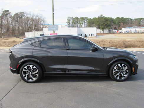 Used 2022 Ford Mustang Mach-E Premium image 13