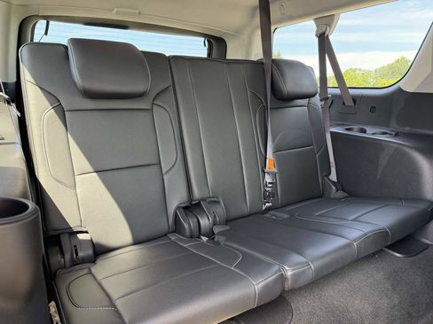 Used 2015 Chevrolet Suburban LTZ AWD/4WD image 19