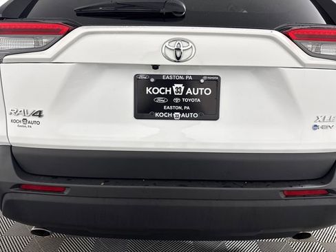 Used 2025 Toyota RAV4 XLE image 18