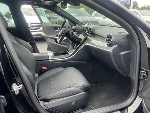 Used 2025 Mercedes-Benz C 300 4MATIC Sedan image 36