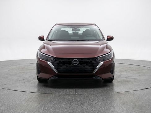 Used 2025 Nissan Sentra SV image 2