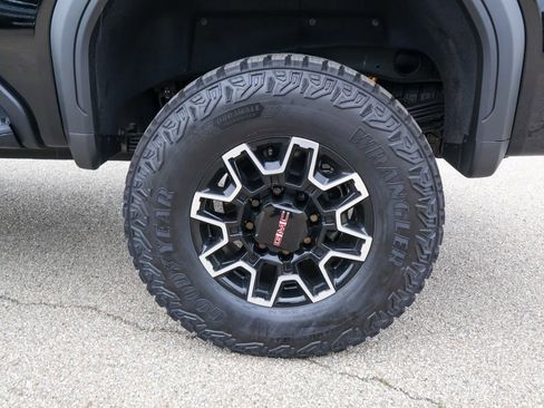 New 2026 GMC Sierra 2500 AT4X w/ LPO, Black Badging Package AWD/4WD image 39