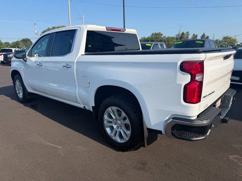 Used 2022 Chevrolet Silverado 1500 LTZ AWD/4WD image 3