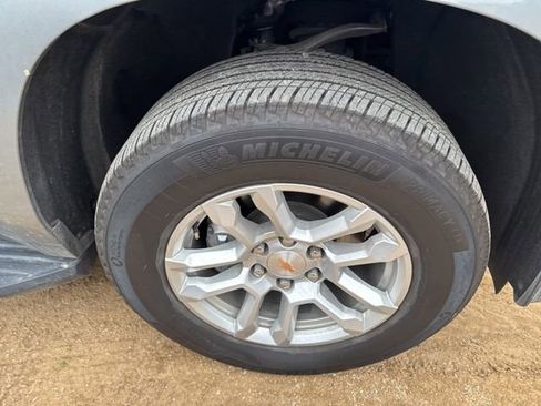 Used 2025 Chevrolet Tahoe LT AWD/4WD image 29