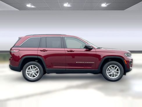 New 2025 Jeep Grand Cherokee Laredo X w/ Luxury Tech Group I image 8