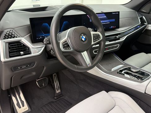 Used 2024 BMW X5 xDrive40i w/ M Sport Package AWD/4WD image 4