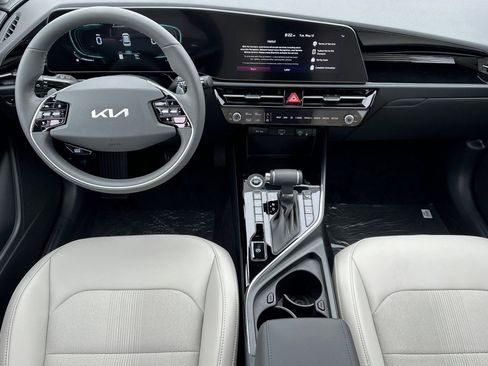 New 2026 Kia Niro EX FWD image 13