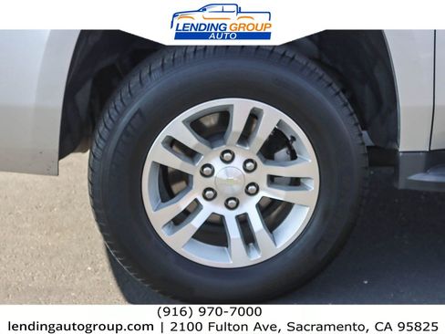 Used 2016 Chevrolet Suburban LT image 10