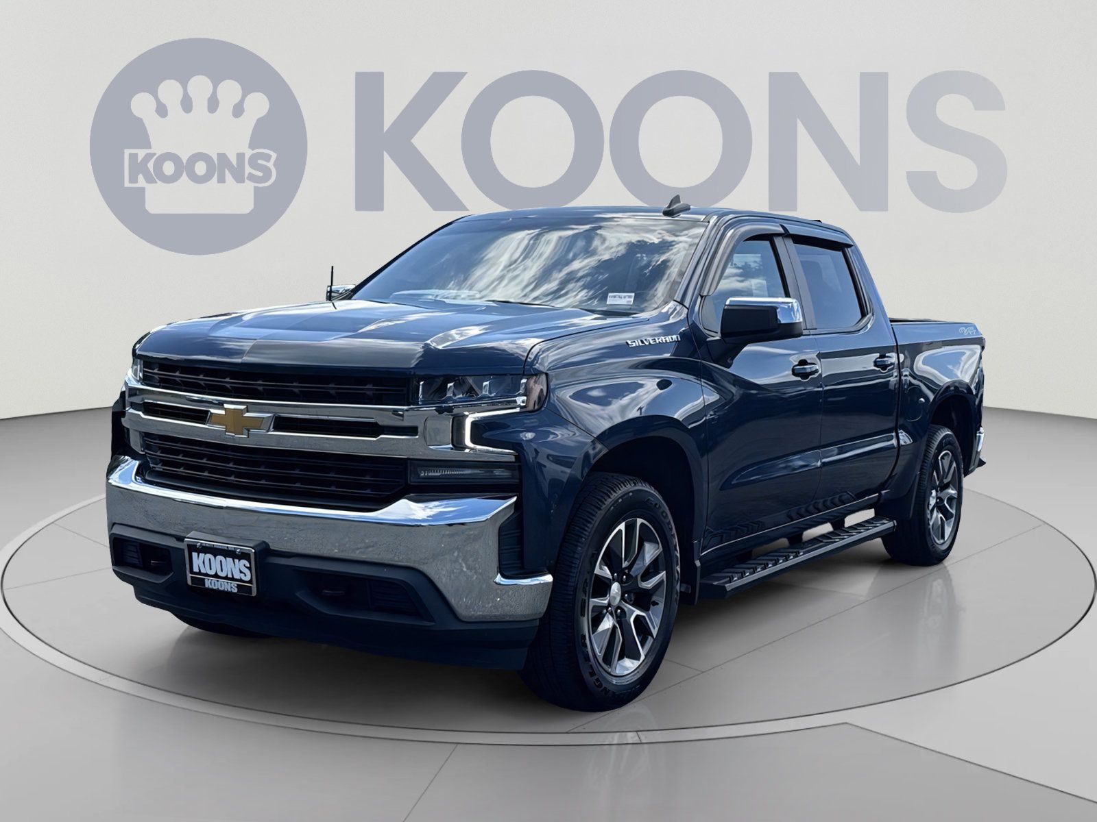 Used 2022 Chevrolet Silverado 1500 LT AWD/4WD image 1
