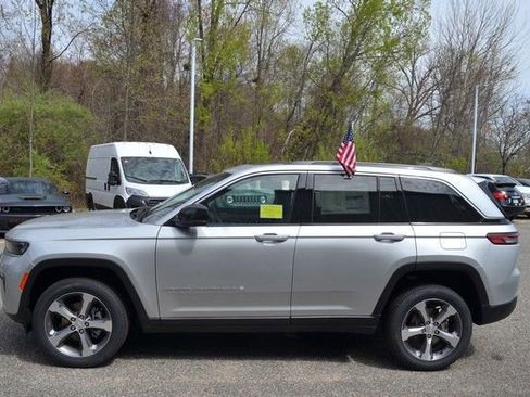 New 2026 Jeep Grand Cherokee Limited AWD/4WD image 5