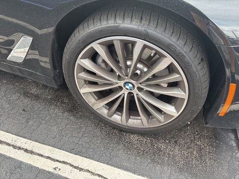 Used 2023 BMW 530i 530i w/ Convenience Package image 10