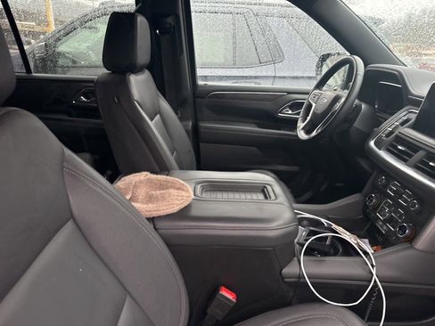 Used 2023 Chevrolet Tahoe Z71 w/ Luxury Package image 5