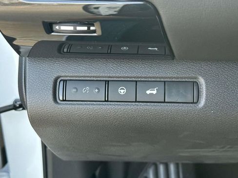 New 2026 Nissan Pathfinder SV FWD image 24