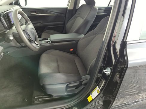 Used 2025 Toyota Camry LE FWD image 12
