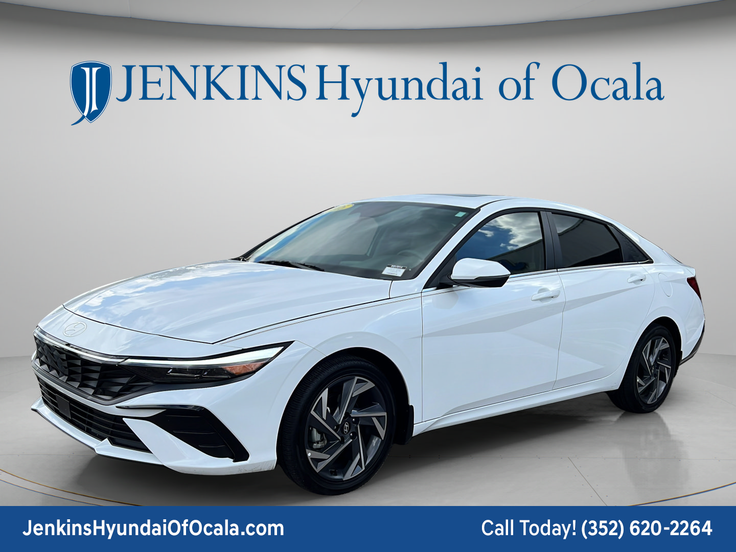 Certified 2025 Hyundai Elantra Limited FWD image 13