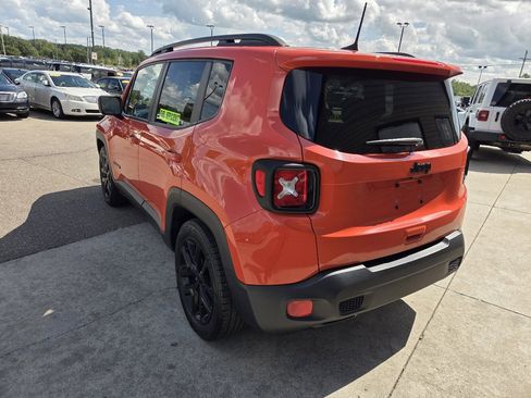 Used 2018 Jeep Renegade Altitude w/ Popular Equipment Group image 7