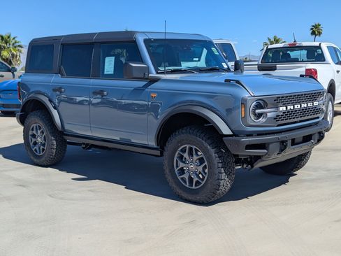 New 2025 Ford Bronco Badlands image 1
