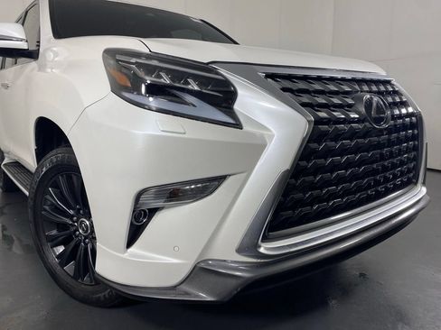 Used 2023 Lexus GX 460 Premium w/ Accessory Package AWD/4WD image 4