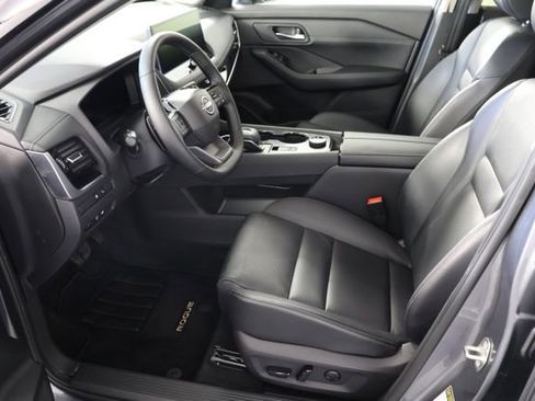 Used 2025 Nissan Rogue SL w/ SL Premium Package image 20