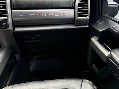 Used 2018 Ford F250 Platinum w/ Platinum Ultimate Package AWD/4WD image 32