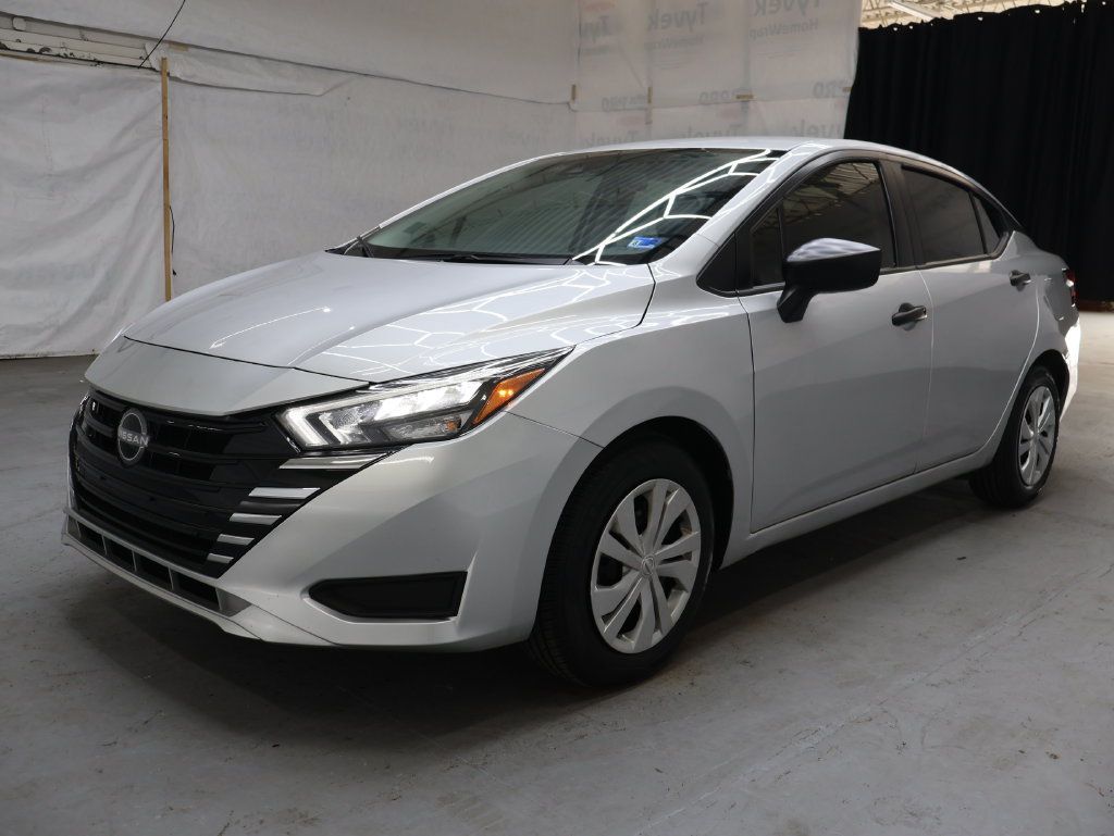 Used 2025 Nissan Versa S FWD image 3