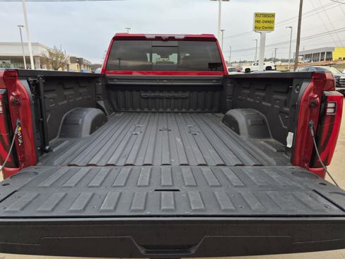 Used 2024 GMC Sierra 2500 Denali w/ Denali Reserve Package image 9