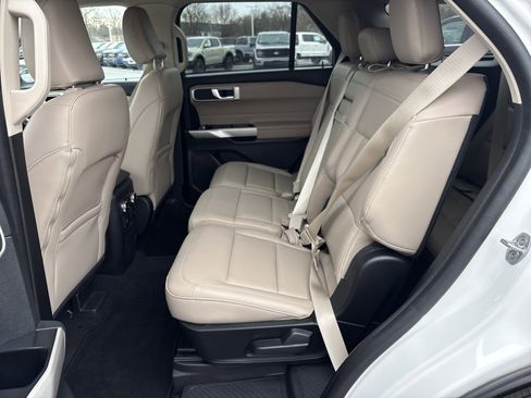 Used 2023 Ford Explorer XLT w/ Equipment Group 202A image 15