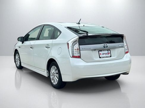 Used 2014 Toyota Prius Plug-In Hybrid image 7