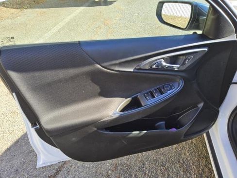 Used 2021 Chevrolet Malibu LT w/ Redline Edition FWD image 7