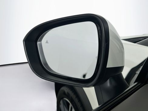Used 2023 Nissan Rogue SL FWD image 16