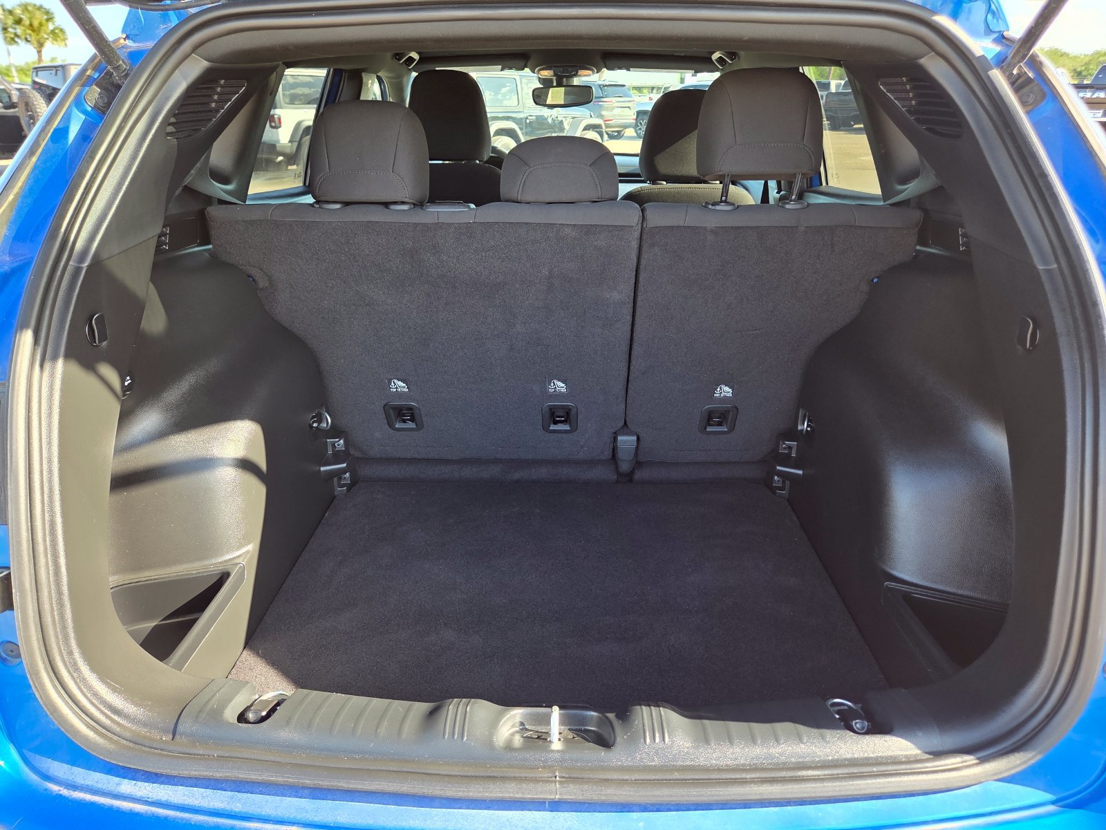Used 2023 Jeep Compass Sport AWD/4WD image 26