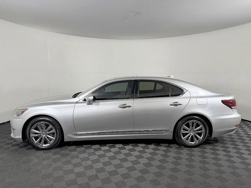Used 2014 Lexus LS 460 w/ Comfort Package RWD image 18