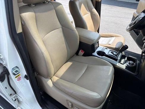 Used 2015 Toyota 4Runner Limited AWD/4WD image 25