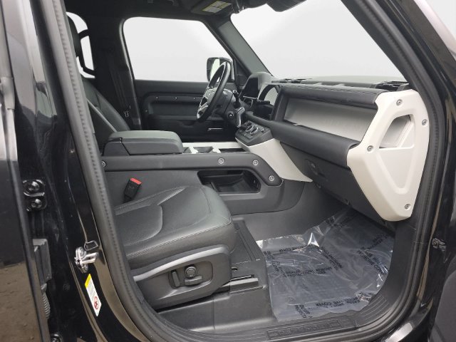 Used 2025 Land Rover Defender 110 S AWD/4WD image 37