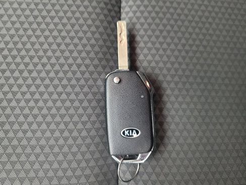 Used 2020 Kia Soul LX FWD image 32