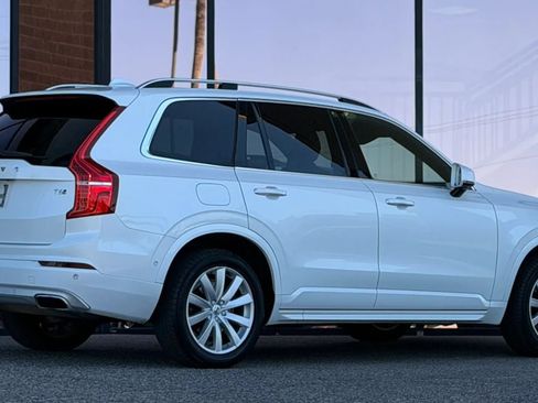 Used 2016 Volvo XC90 T6 Momentum w/ Momentum Plus Package AWD/4WD image 16