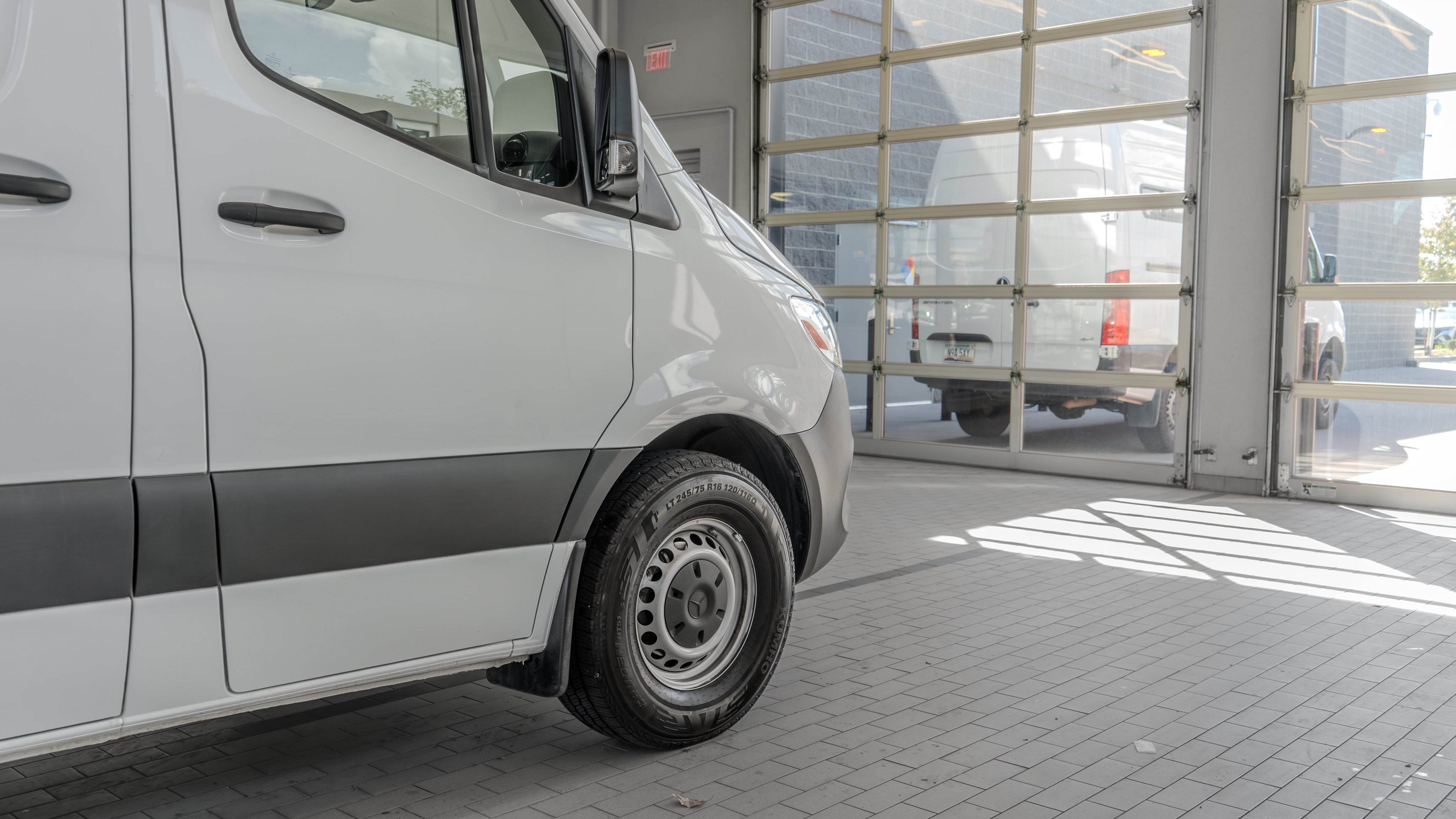 Used 2024 Mercedes-Benz Sprinter 2500 image 29