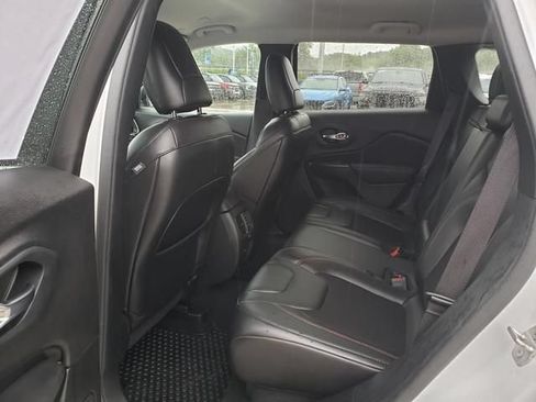 Used 2020 Jeep Cherokee Trailhawk w/ Cold Weather Group AWD/4WD image 13