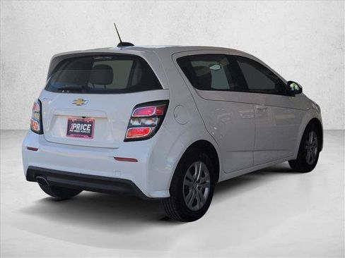 Used 2017 Chevrolet Sonic LT FWD image 3