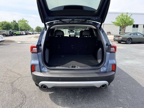 Used 2023 Ford Escape SE w/ PHEV Premium Package FWD image 11