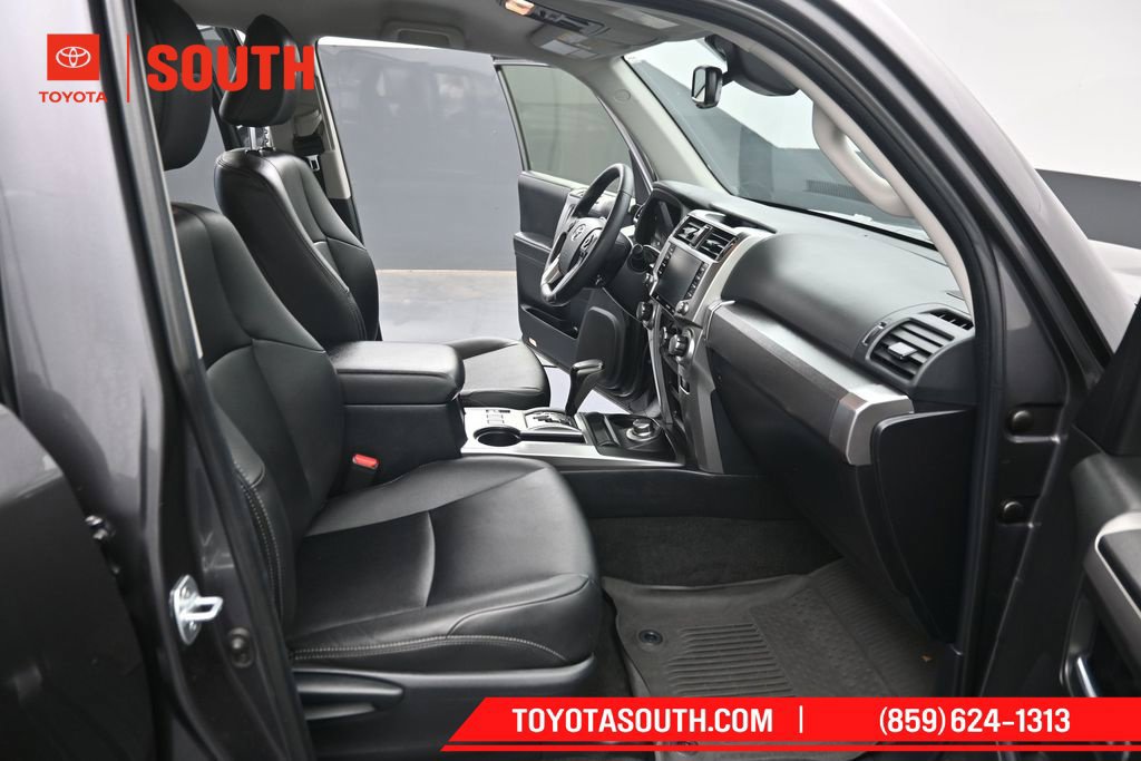 Used 2022 Toyota 4Runner TRD Sport w/ Technology Package AWD/4WD image 30