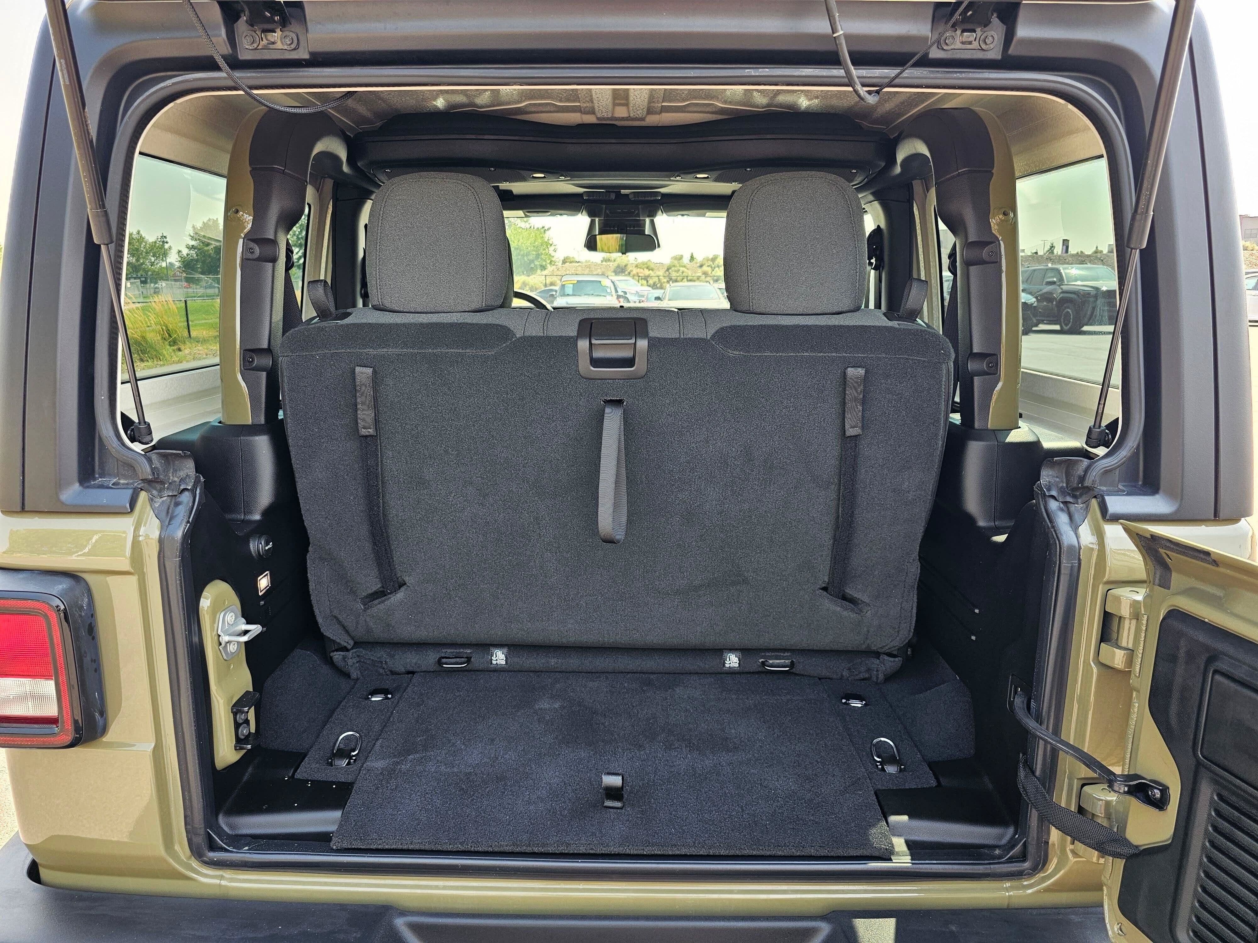 Used 2025 Jeep Wrangler Sport AWD/4WD image 42