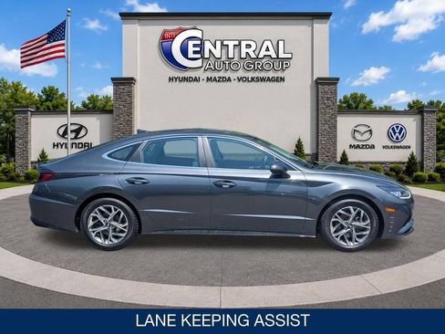 Certified 2022 Hyundai Sonata SEL w/ Preferred Accessory Package FWD image 9