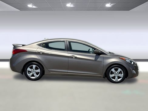 Used 2013 Hyundai Elantra GLS w/ Preferred Pkg FWD image 7