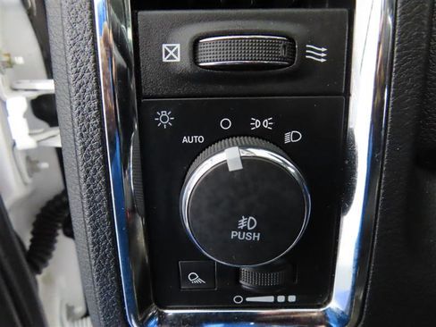 Used 2017 RAM 1500 Laramie image 17