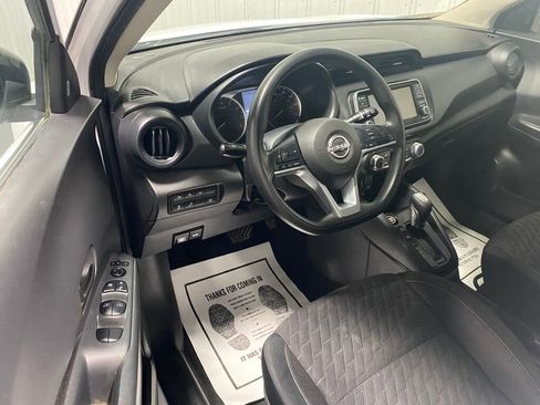 Used 2022 Nissan Kicks S image 2