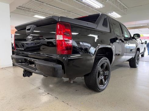 Used 2012 Chevrolet Avalanche LT AWD/4WD image 9